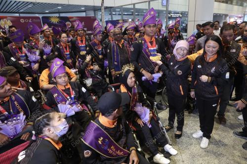 DATUK SERI DR WAN AZIZAH WAN ISMAIL