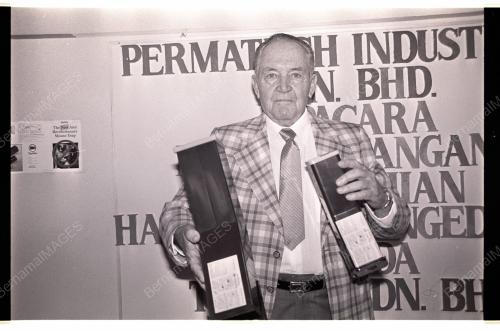 SG05_110490_PERANGKAPTIKUS