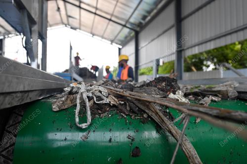 PENGASINGAN SISA SAMPAH SUNGAI KLANG