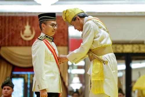 SULTAN SHARAFUDDIN IDRIS SHAH