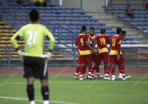 SG05_12022011_BOLASEPAK