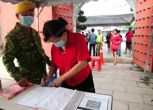 SAMBUTAN TAHUN BARU CINA DI TOKONG