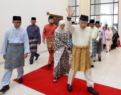 SULTAN SHARAFUDDIN IDRIS SHAH