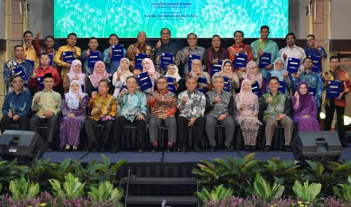 DATUK SERI AMIRUDIN SHARI