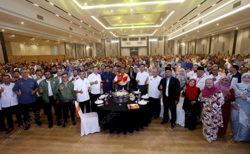 DATUK SERI AMIRUDIN SHARI