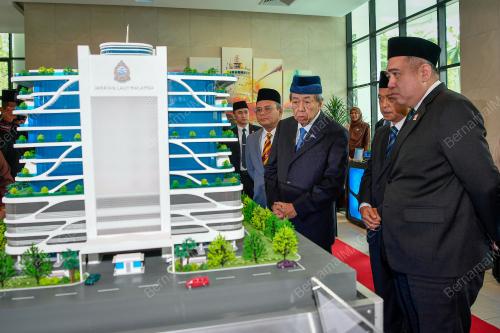 SULTAN SHARAFUDDIN IDRIS SHAH