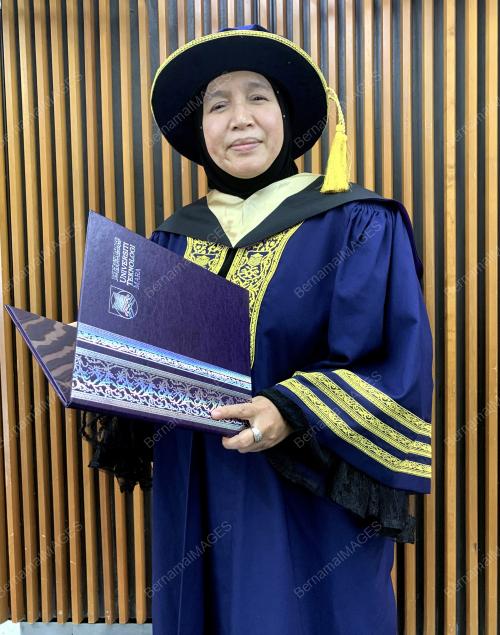 DR NORHAYATI SAMBAK