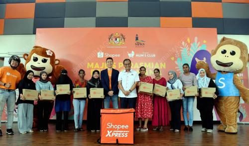 DATUK SERI DZULKEFLY AHMAD