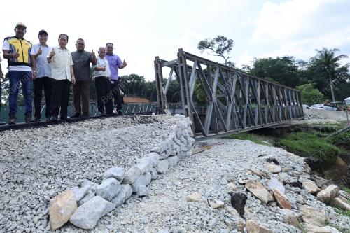 DATUK SERI AHMAD MASLAN
