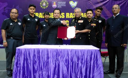 PROF DR AZIZAN ABDULLAH