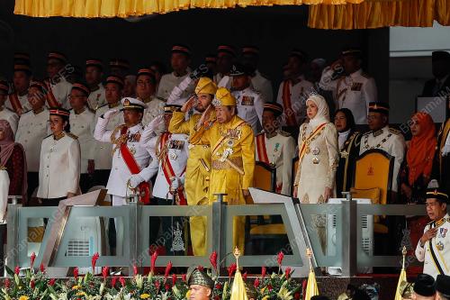 SULTAN SHARAFUDDIN IDRIS SHAH