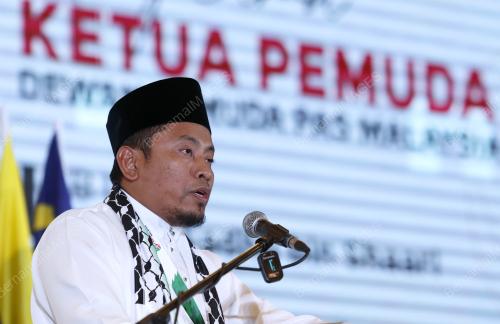 AHMAD FADHLI SHAARI