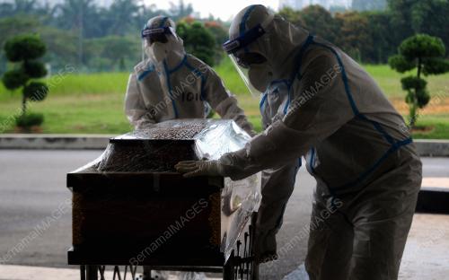 SISA BAHAN KLINIKAL PETUGAS BARISAN HADAPAN