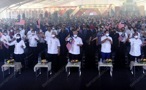 DATUK SERI ISMAIL SABRI YAAKOB