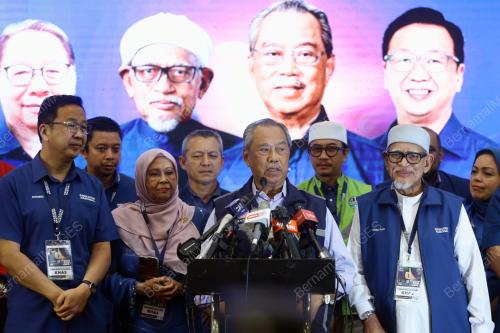 TAN SRI MUHYIDDIN YASSIN