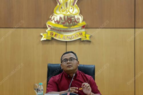 DATUK SERI AMIRUDIN SHARI
