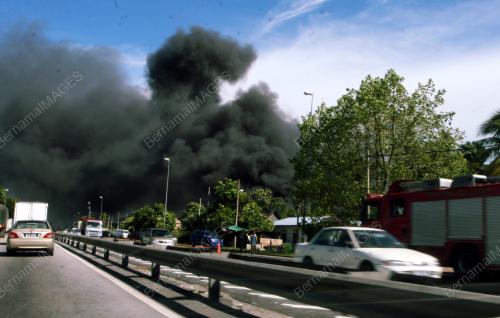 KILANG TERBAKAR