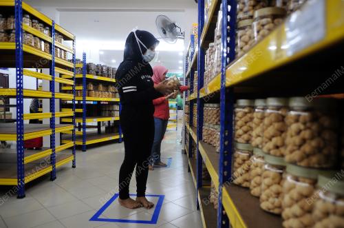 TINJAUAN JUALAN KUIH RAYA MENJELANG AIDILFITRI