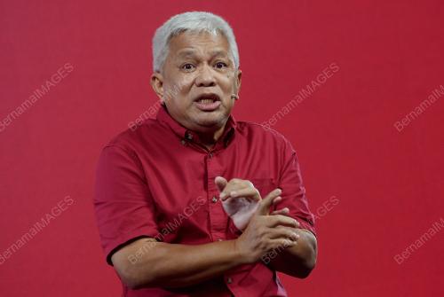 DATUK HUSSAMUDDIN YAACUB