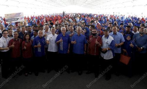 DATUK SERI ISMAIL SABRI YAAKOB