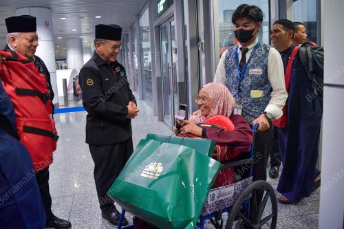 DATUK DR MOHD NA'IM MOKHTAR