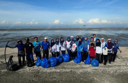 PROGRAM PEMBERSIHAN PANTAI