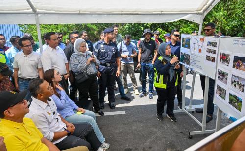 DATUK SERI AMIRUDIN SHARI