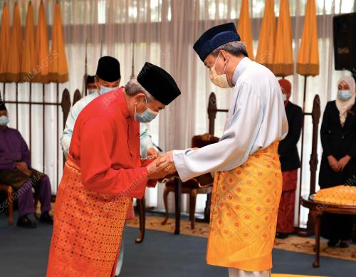 SULTAN SHARAFUDDIN IDRIS SHAH