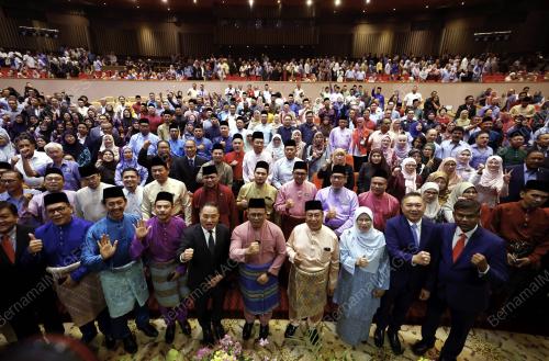 DATUK SERI AMIRUDIN SHARI