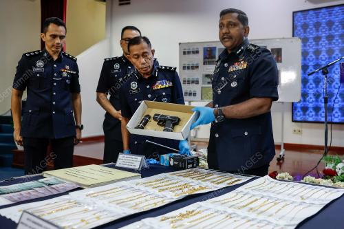 DATUK HUSSEIN OMAR KHAN