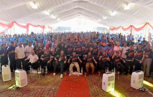 DATUK SERI AMIRUDIN SHARI