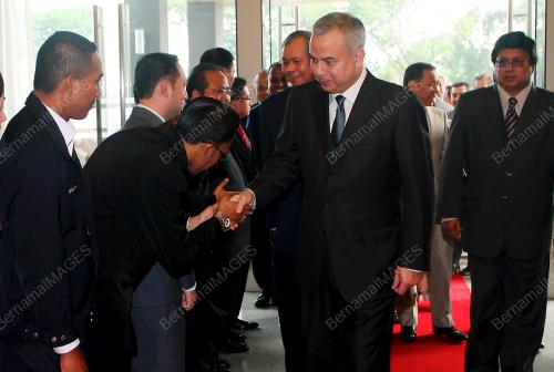 RAJA DR NAZRIN SHAH