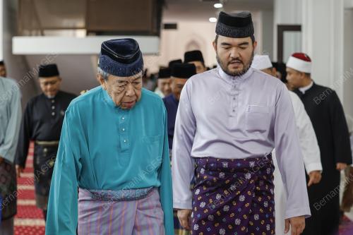 SULTAN SHARAFUDDIN IDRIS SHAH
