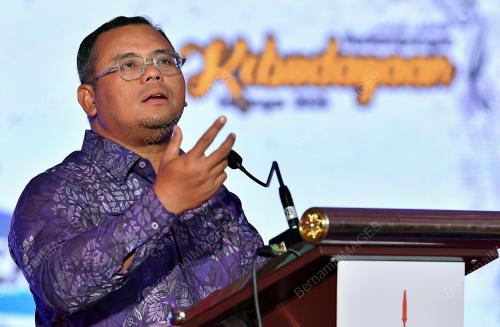 DATUK AMIRUDIN SHARI