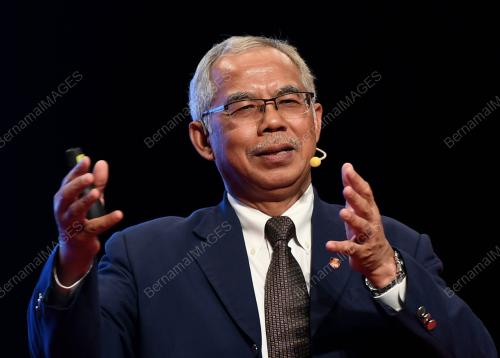 PROFESOR EMERITUS DATUK DR MOHD AZRAAI KASSIM