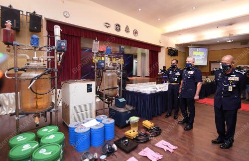 DATUK SERI ACRYL SANI ABDULLAH SANI