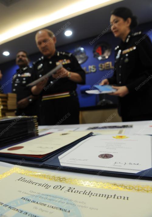SG05_26072012_PC_POLIS