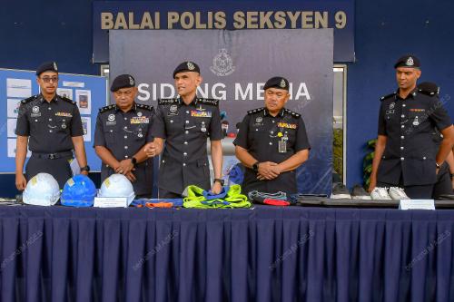 DATUK SHAZELI KAHAR
