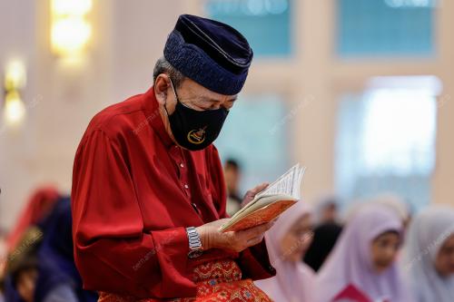 SULTAN SHARAFUDDIN IDRIS SHAH