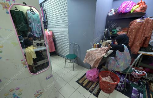 KEDAI JAHIT SIBUT MENYIAPKAN TEMPAHA BAJU RAYA