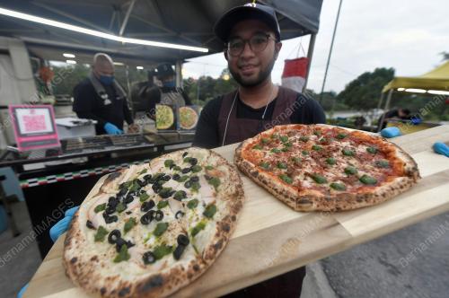 USAHAWAN PIZA KETUHAR BATA