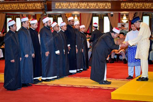 SULTAN SHARAFUDDIN IDRIS SHAH