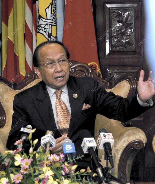 DR RAIS YATIM