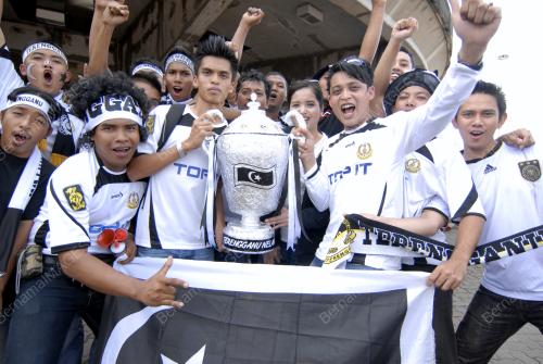 PIALA MALAYSIA4