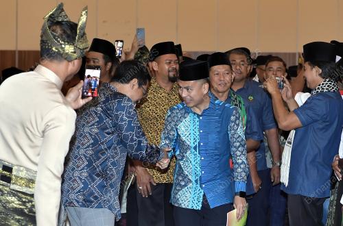 FAHMI FADZIL