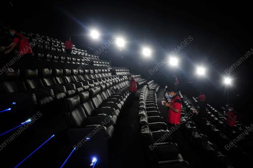 PERSEDIAAN PEMBUKAAN PANGGUNG WAYANG