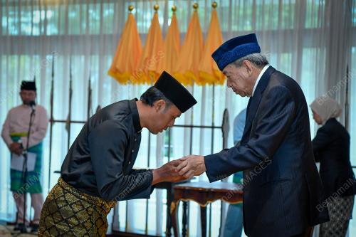 SULTAN SHARAFUDDIN IDRIS SHAH