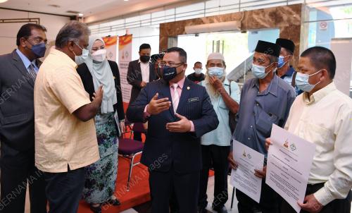 DATUK SERI AMIRUDIN SHARI