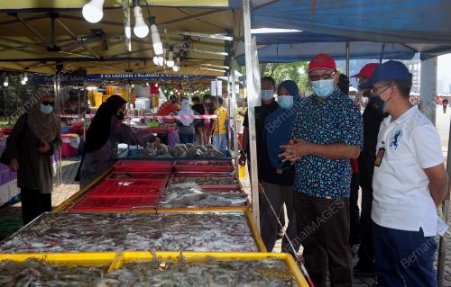 PEMATUHAN SOP PENGUNJUNG KE PASAR TANI