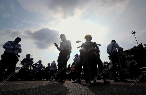 OP SELAMAT 17 TAHUN BARU CINA